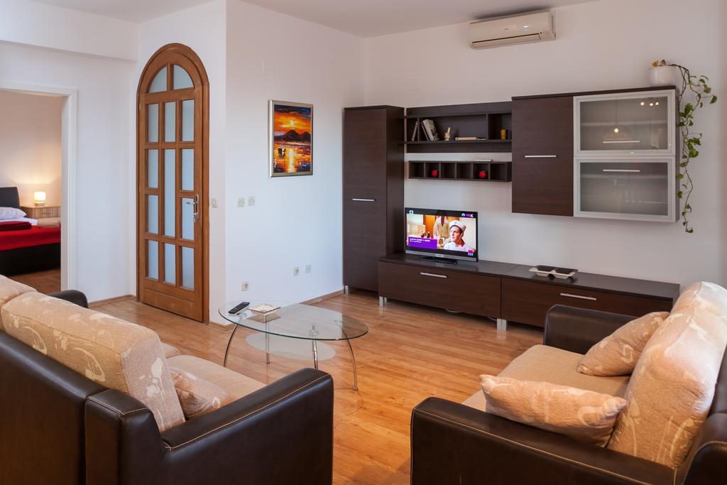 Apartments Fiona - Away From City Crowds Makarska Rom bilde