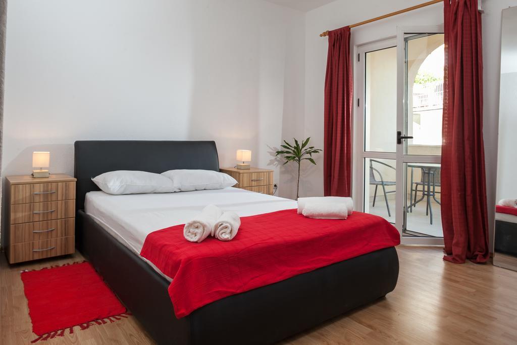 Apartments Fiona - Away From City Crowds Makarska Rom bilde