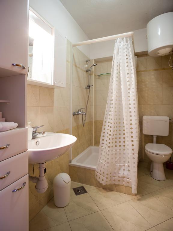 Apartments Fiona - Away From City Crowds Makarska Rom bilde